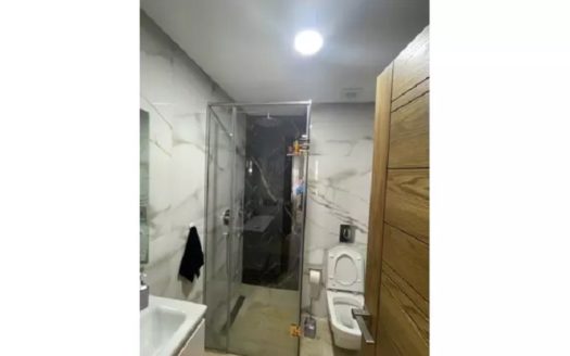 The bachelor’s choice: remodeled Condo with underground parking space